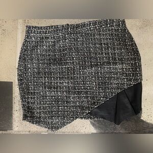 Chic Black and White Tweed Skirt